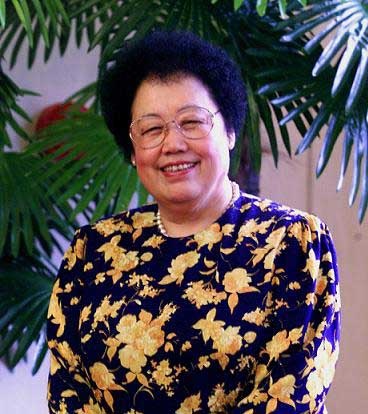 陈丽华前夫是谁?陈丽华发家史揭秘