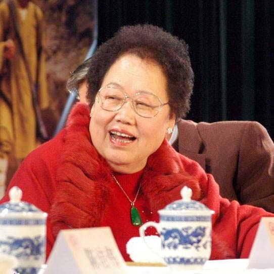 陈丽华前夫是谁?陈丽华发家史揭秘