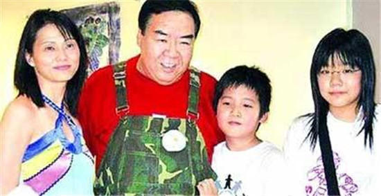 欠债这么多?郑则仕现在妻子林燕明照片