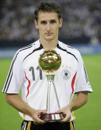 克洛泽为什么叫K神?克洛泽故意踢飞点球视频