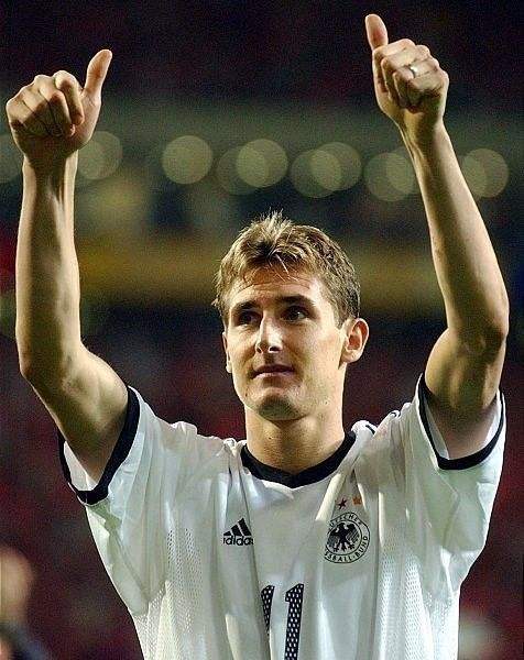 克洛泽为什么叫K神?克洛泽故意踢飞点球视频