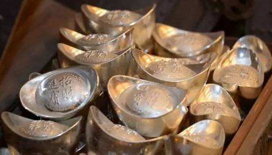 于现在什么官,清朝时官员俸禄有多少大揭秘