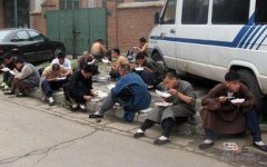 临时演员为什么叫跑龙套?跑龙套演员一天能赚多少钱