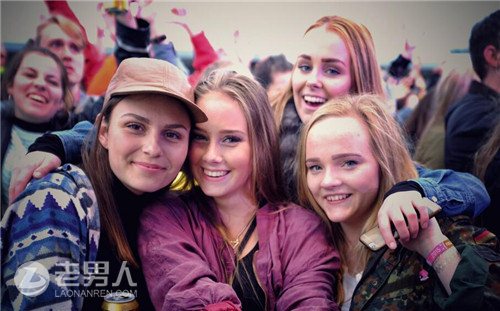 据说冰岛女人很开放?冰岛街头女人实拍图