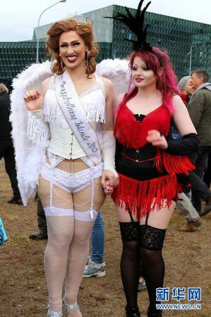 据说冰岛女人很开放?冰岛街头女人实拍图