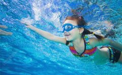 怎么游泳才不会往下沉?游泳下沉是怎么回事