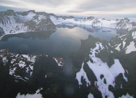 长白山天池是怎么形成的?长白山天池是活火山