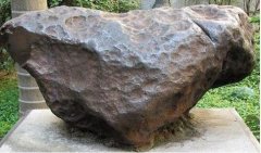 天上掉下的陨石值钱吗?陨石为什么会发生空爆