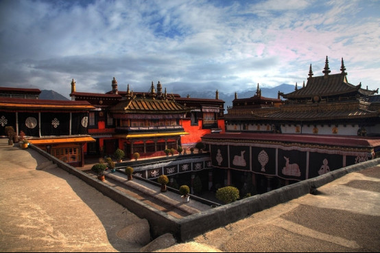 布达拉宫里面好恐怖图,布达拉宫和大昭寺区别