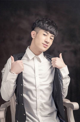 牌牌琦是仙洋的徒弟,牌牌琦的发型叫什么