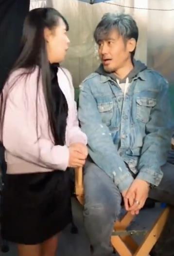 何蓝逗跟吴秀波是什么关系?抖音上的何蓝逗为