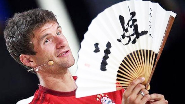 穆勒为什么叫二娃?托马斯穆勒狗刨式过人视频