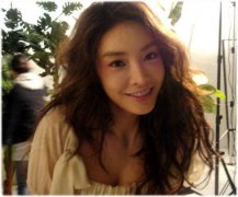 张紫妍被强迫陪酒视频截图,张紫妍为什么不反抗不解约不报警?