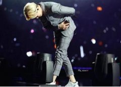 男士鞠躬手放哪里,绅士礼仪鞠躬动作图解