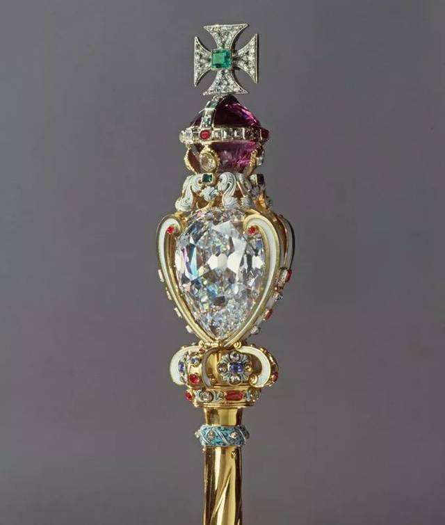 英国女王权杖上的非洲之星钻石多少钱?英王权