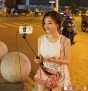 冯提莫也太矮了吧有图有真相,她的眼睛怎么这么大?