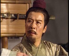 孙彦君腿怎么了是不是断了腿,孙彦军偷玉米事件是怎么回事?