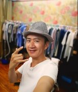 李嘉明为什么叫尔康,他现在为什么不主持了?