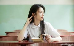 周也今年多大了,她是哪个经纪公司的