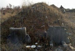 坟上不长草是绝户坟吗,对后代好不好