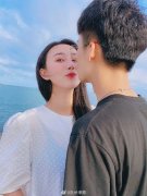 闷骚男喜欢什么样的女孩子,他们会主动联系女生吗?