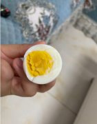 喜欢吃蛋白的人会把蛋黄挑出来什么意思?