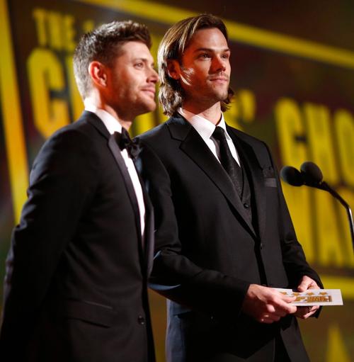 j2����