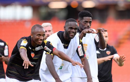 ұҮVSɳ³ʵʱֱ(Үɳ³˭ʵ)