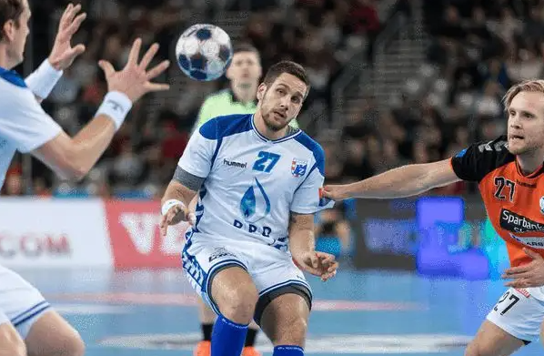 <strong>ֱ䳬(䱱ֱ)</strong>