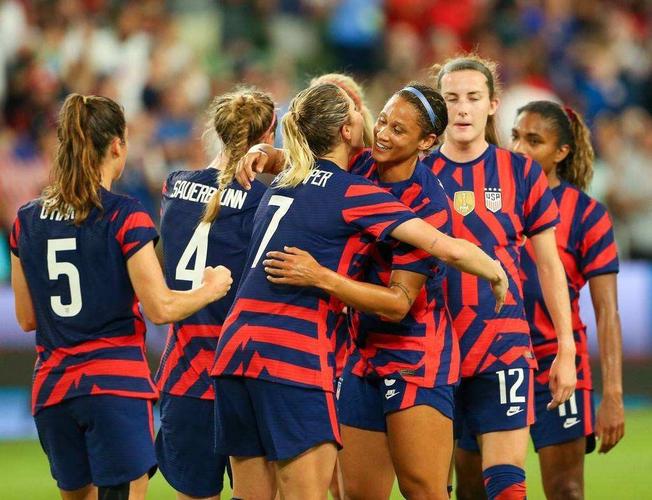 <strong>ֱŷޱŮ(Ů10-3ޱ)</strong>