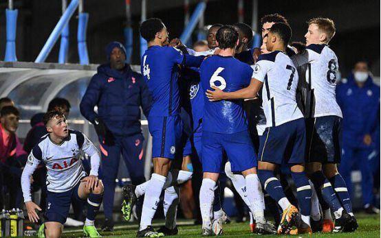 ӢжӶǶֱ(ӢжvsǶ)