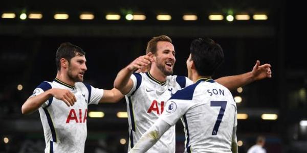 ӢŦ˹vsȴ̺ڰֱ(ӢŦ˹vs ȴ̱ȷֱ)