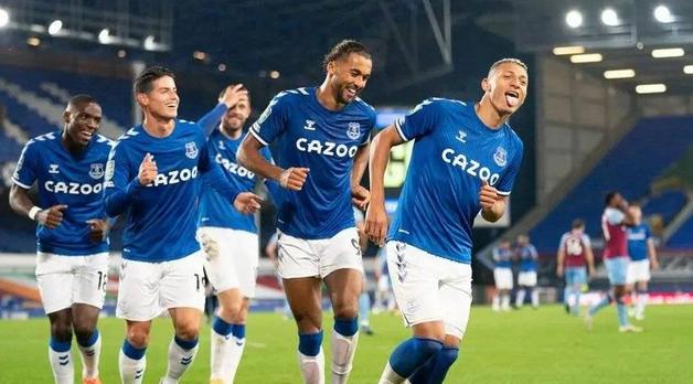 㶫ûӢֱ(㶫Ӣֱˮvs)