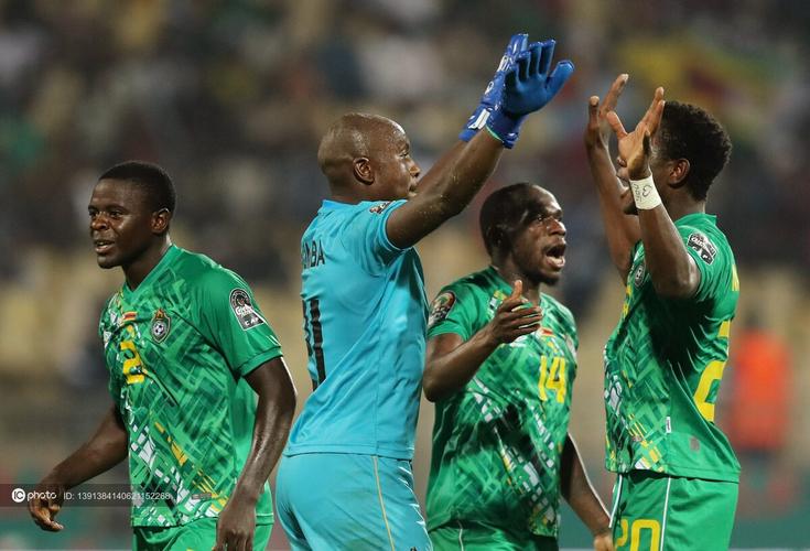 <strong>ֱޱ(ֱޱ)</strong>